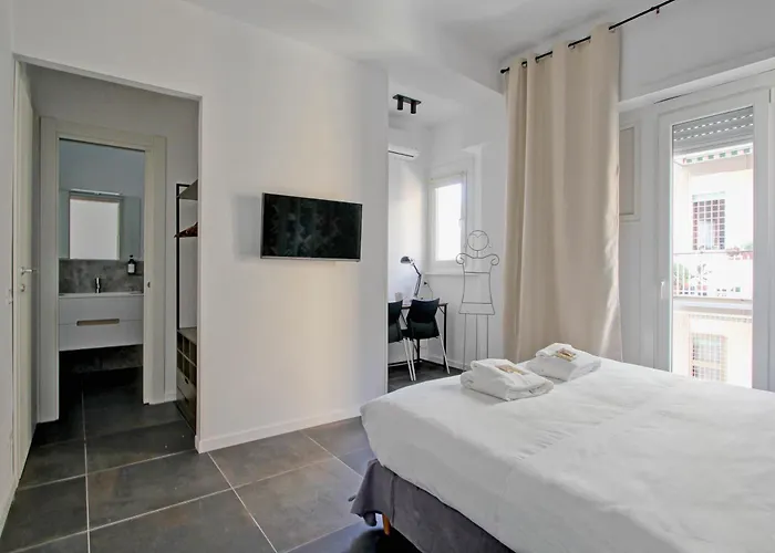 Modern House Near Trastevere *